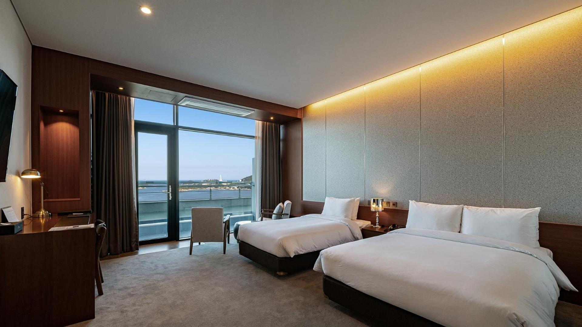 Hotel Jcs Yeosu Bagian luar foto