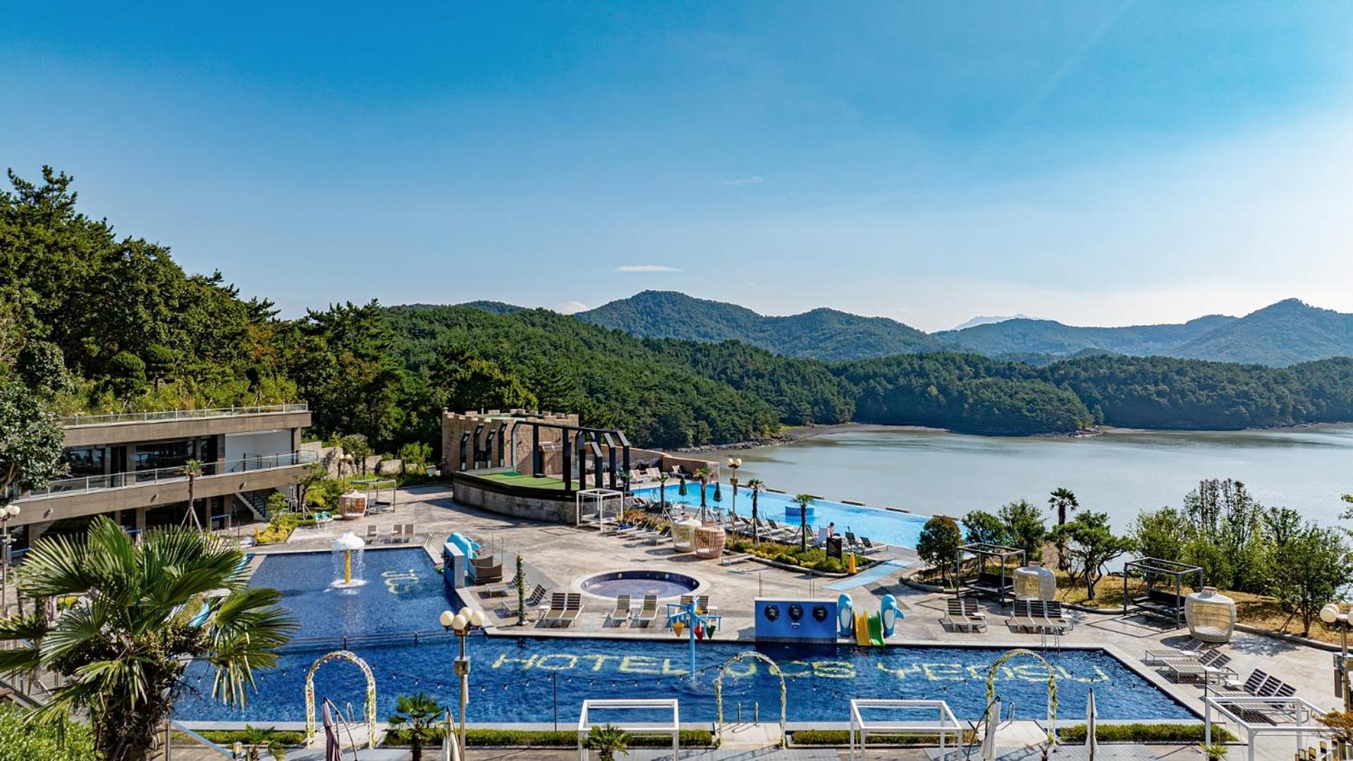 Hotel Jcs Yeosu Bagian luar foto