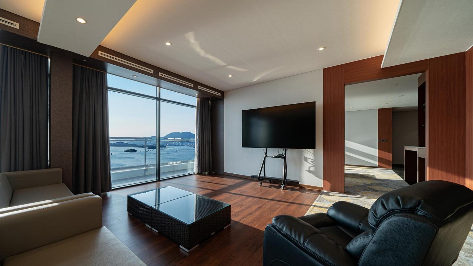 Hotel Jcs Yeosu Bagian luar foto
