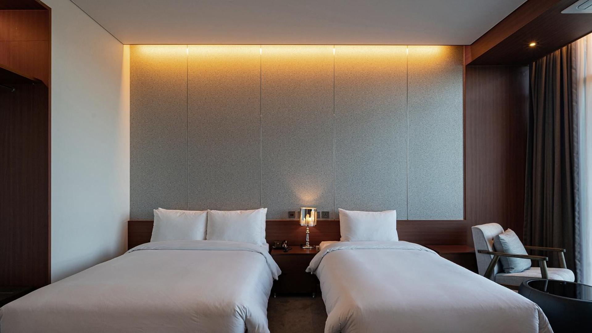 Hotel Jcs Yeosu Bagian luar foto