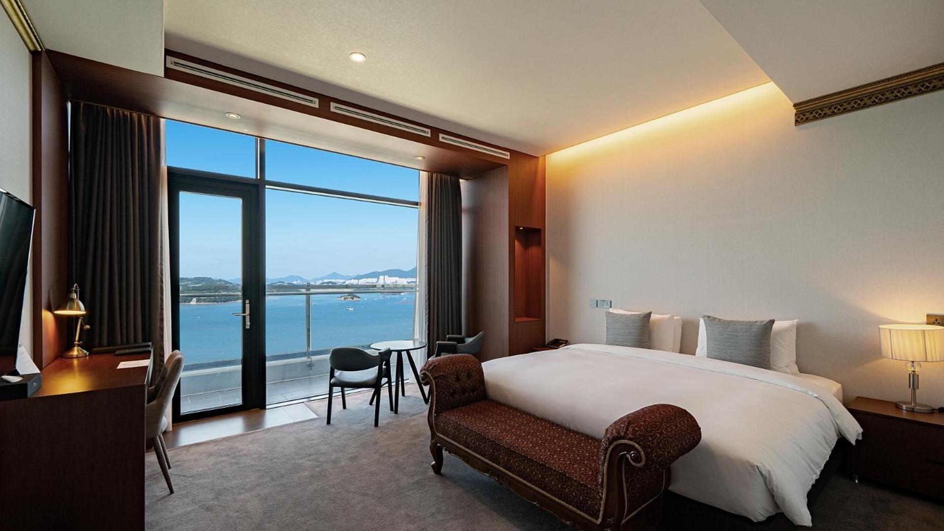 Hotel Jcs Yeosu Bagian luar foto