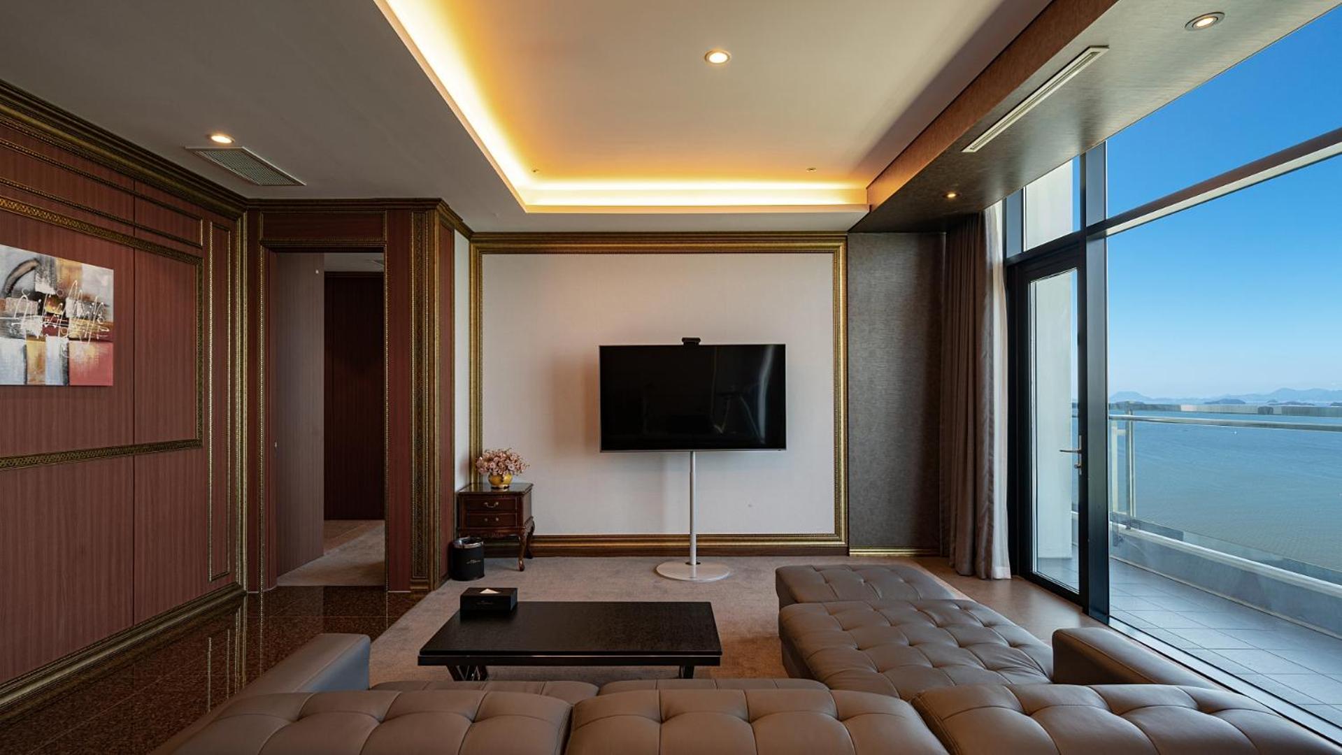 Hotel Jcs Yeosu Bagian luar foto