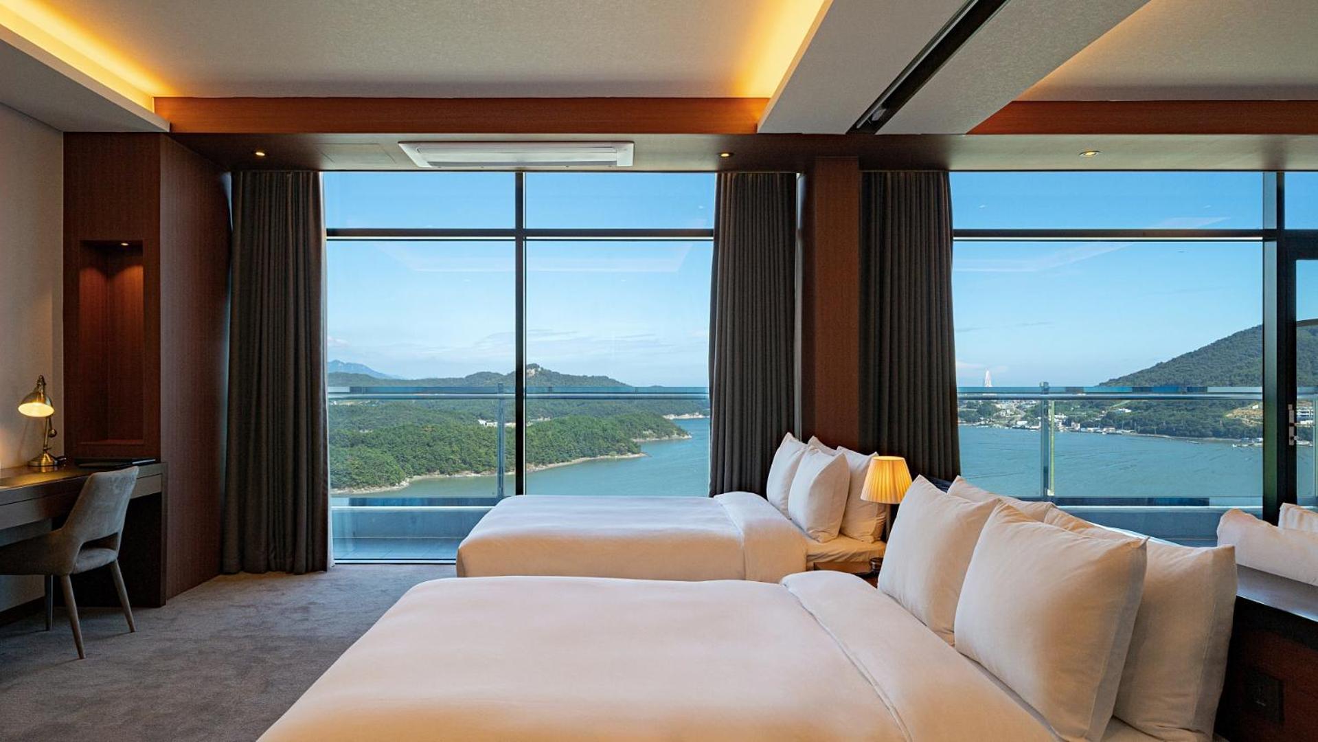 Hotel Jcs Yeosu Bagian luar foto